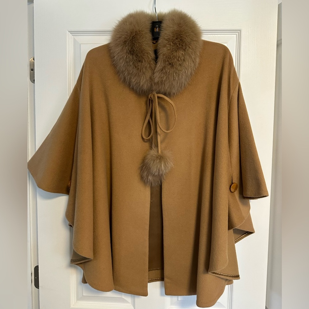 Cashmere Fur-Trimmed Women's Cape